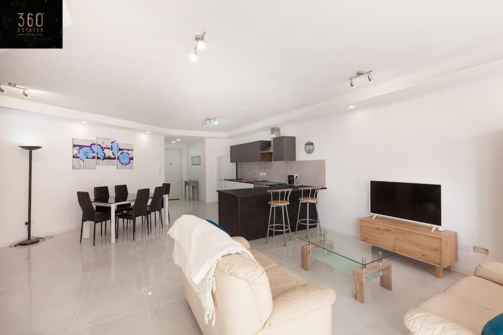 Spacious 2Br Apt In Qawra - Perfect For Families By 360 Estates St. Paul's Bay Exteriör bild